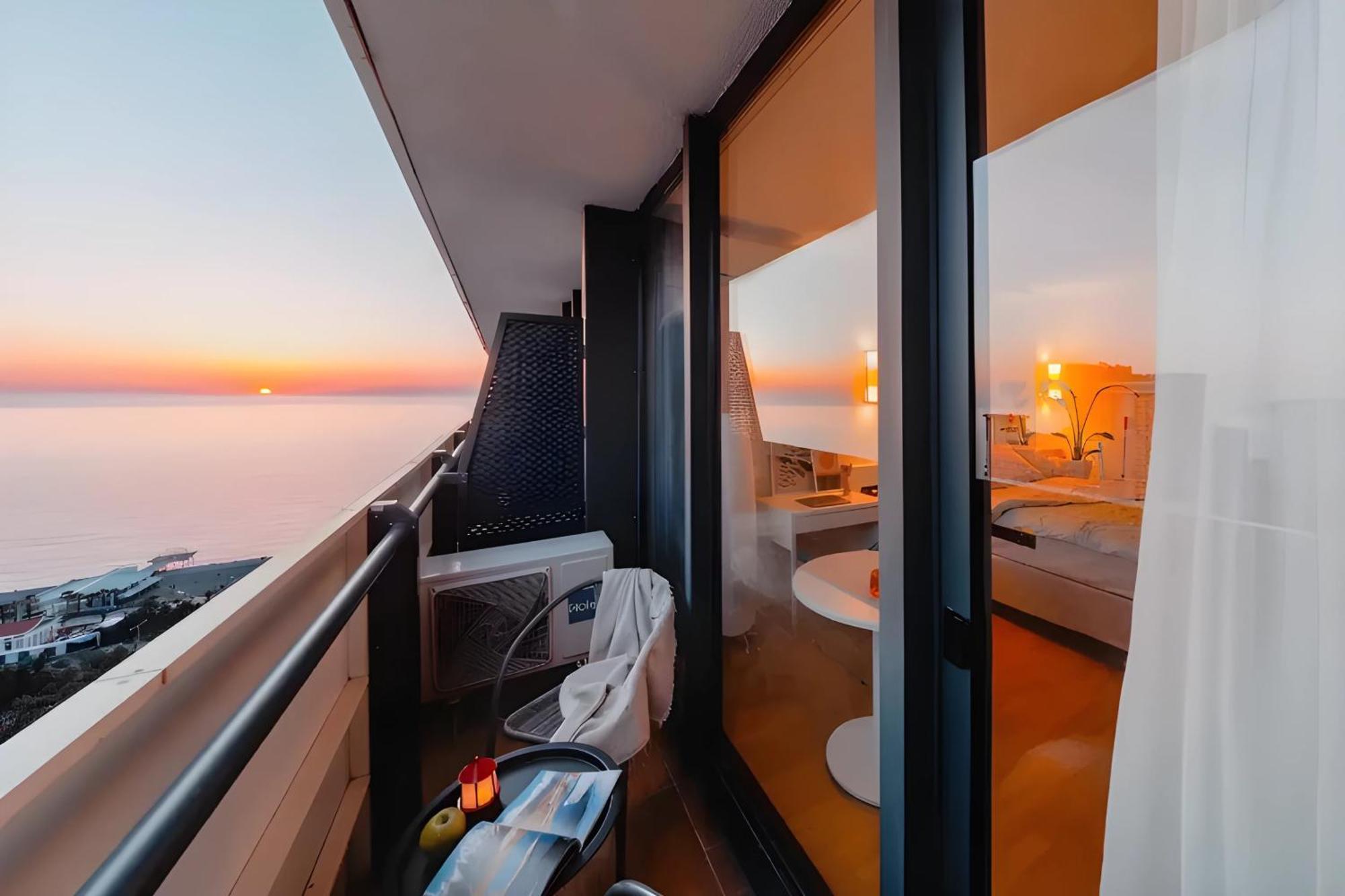 Luxury Orbi City Sea View Aparthotel 바투미 외부 사진